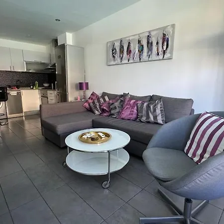 Iguazu Poolview Near Yumbo *