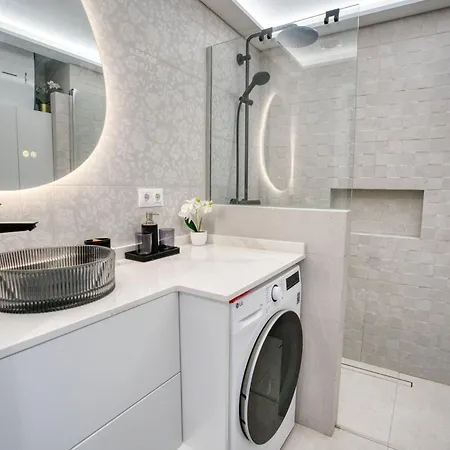 Apartment Iguazu Poolview Near Yumbo *
